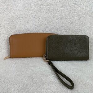 2 a new day wallets, both like new!